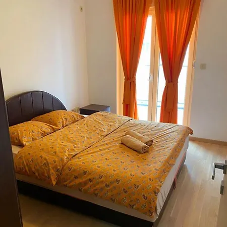 Star - Kvart Apartment *