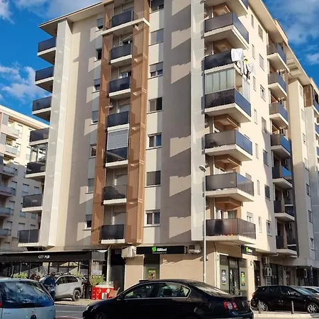 Star - Kvart * Podgorica