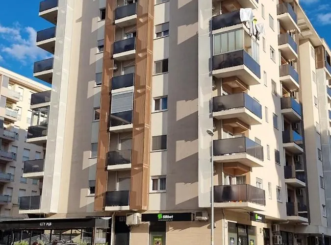 Star - Kvart * Podgorica